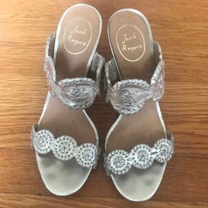 SZ 8 Jack Rogers Luccia Wedge Sandal in Platinum